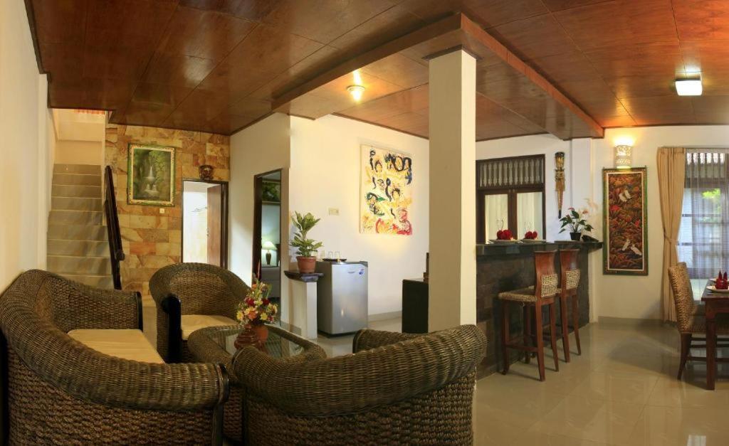 Готель The Taman Ayu Семіньяк Екстер'єр фото